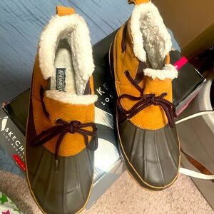 Khoi winter shoes for the rain or snow great condition women’s sz 8